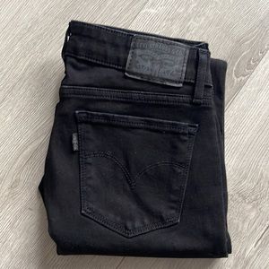 Levi’s 711 Skinny Black Denim